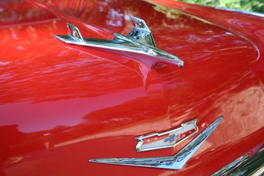 Детали экстерьера Chevrolet Bel Air Convertible 1956 года  (фото 37 из 71)